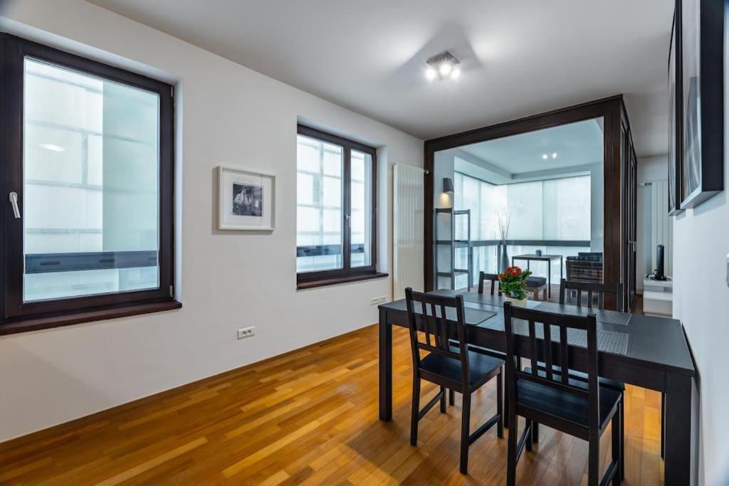Apartment Modern Spacious Flat With A Terrace And A Parking Prag